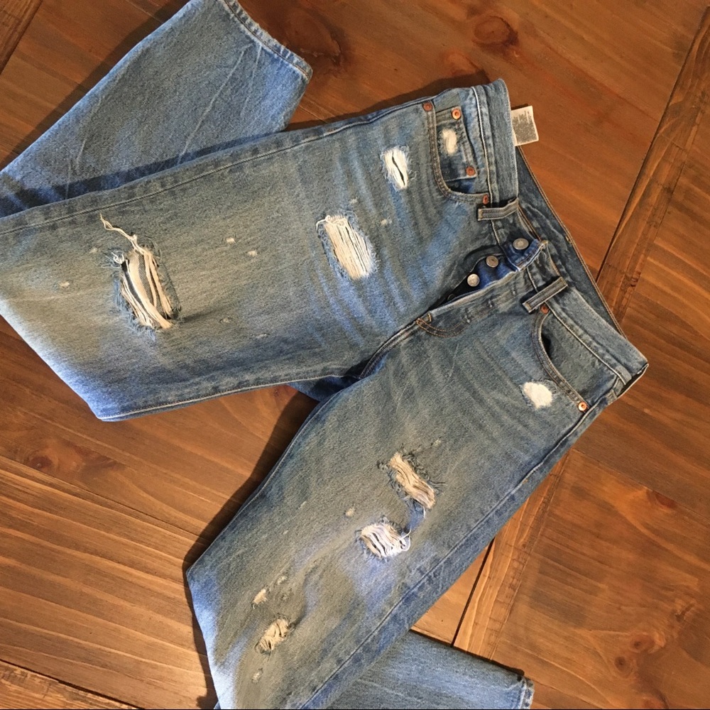 AUTHENTIC LEVIS 501 HIGH WAISTED JEANS